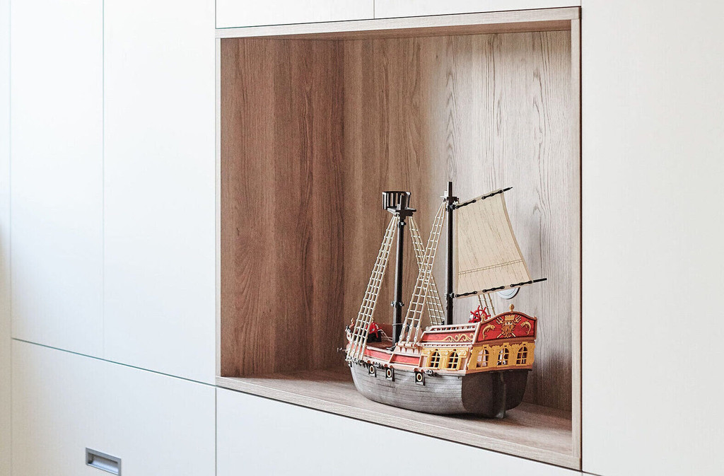 Meuble sur mesure pour ranger les Playmobil et autres jouets