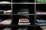 Dressing personnalisé avec étagères