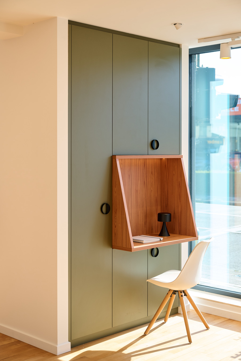 Bureau sur mesure avec rangements