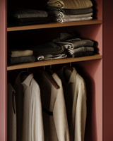 penderie sur mesure dressing rouge oxyde