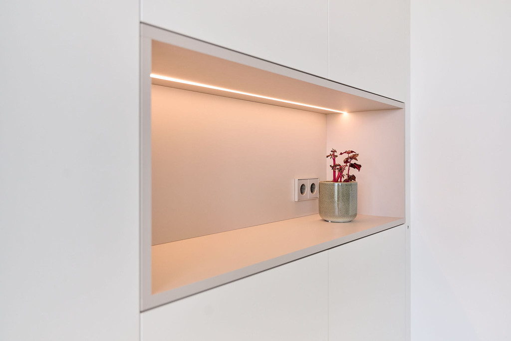 Rangement sur mesure classique avec lumière
