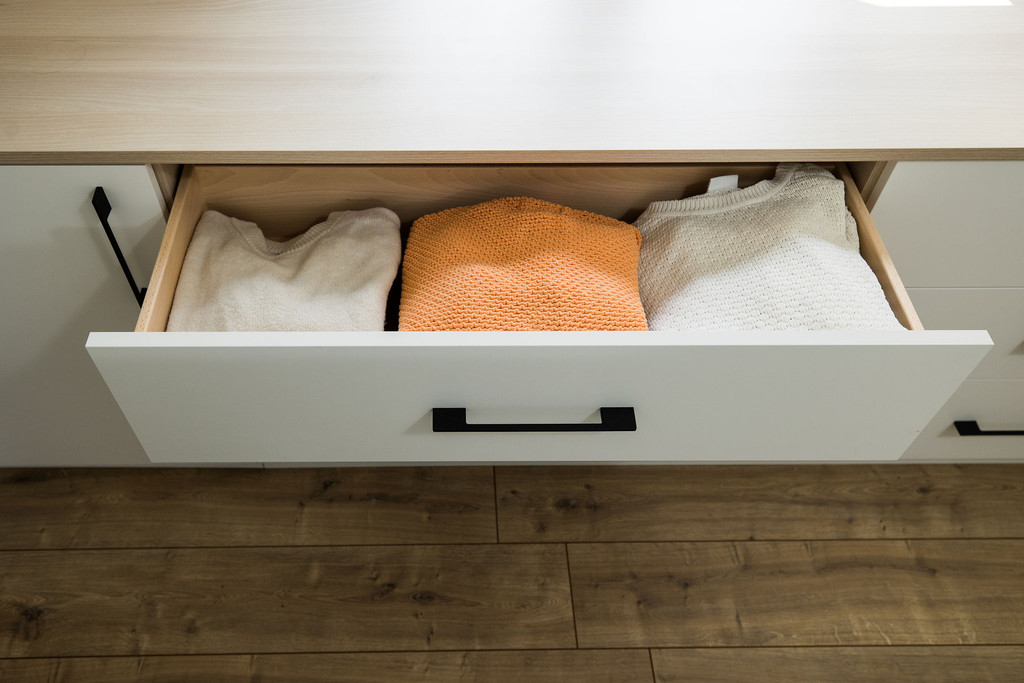 Tiroir dans le dressing personnalisé de Joleen à Brasschaat
