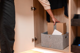 Home Organizing vestiaire ordonné avec casier sortie
