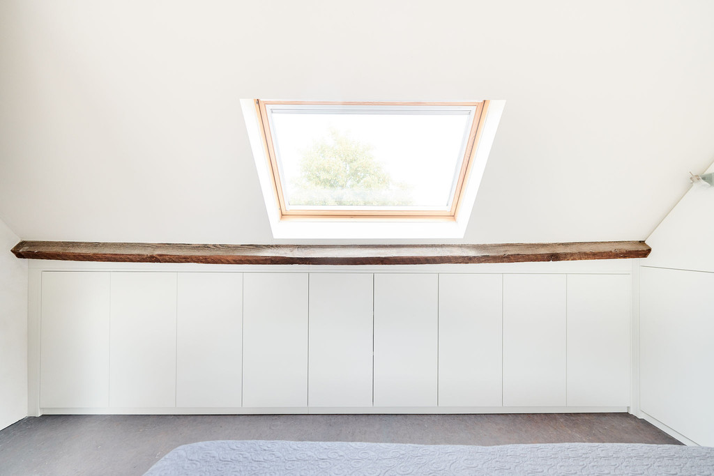rangement sous pente sur mesure