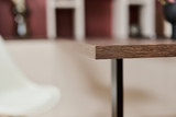 Showroom Charleroi - bureau rouge oxyde 4