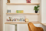 Legger om decoratie op te zetten