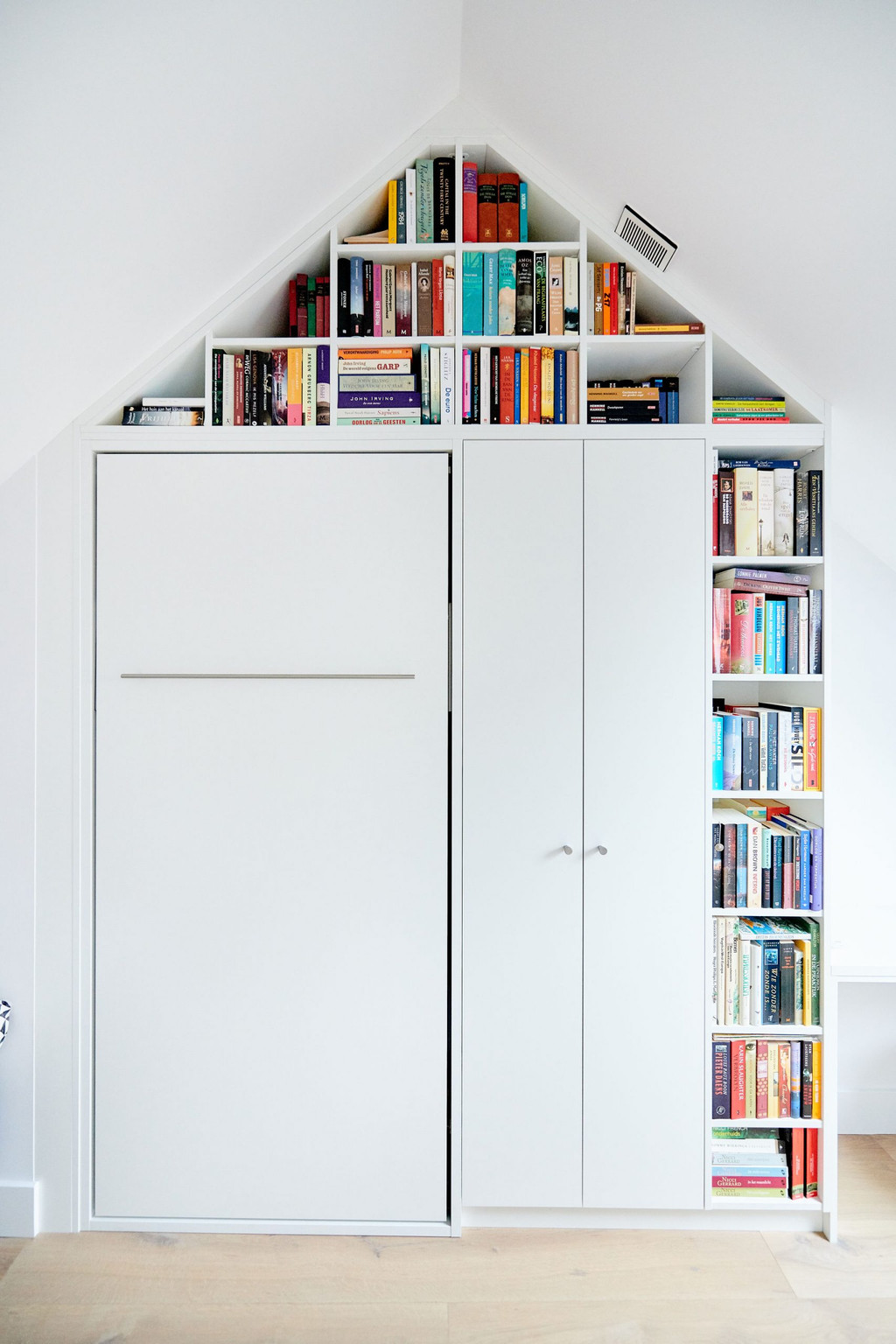 meubels op maat bibliotheek en bed