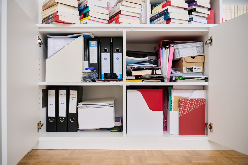 Armoire avec portes pour tous les documents administratifs